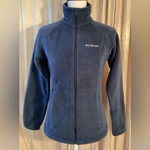Columbia Sportswear Co. fitted full zip fleece jacket 2 pockets. XS